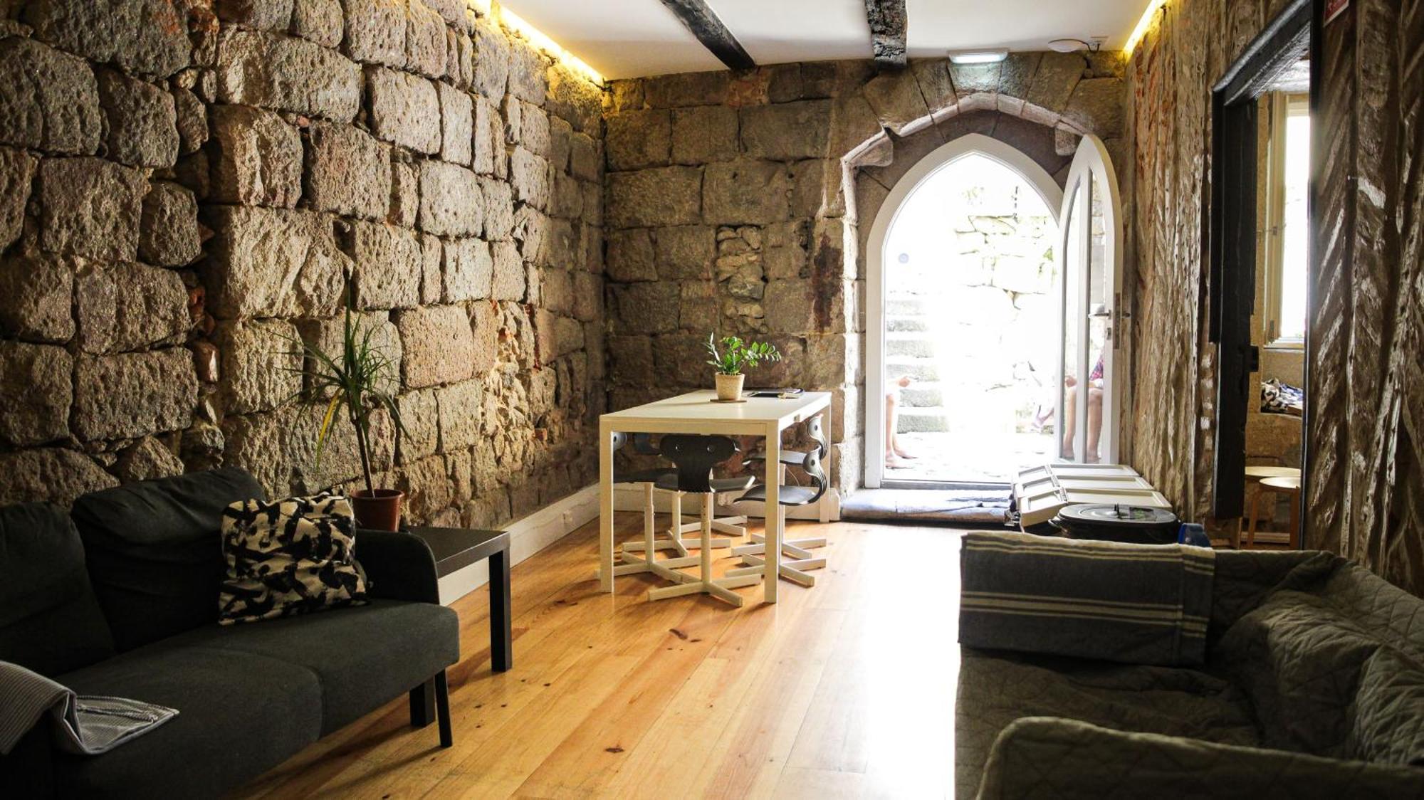 Onefam Ribeira Hostel Porto Luaran gambar