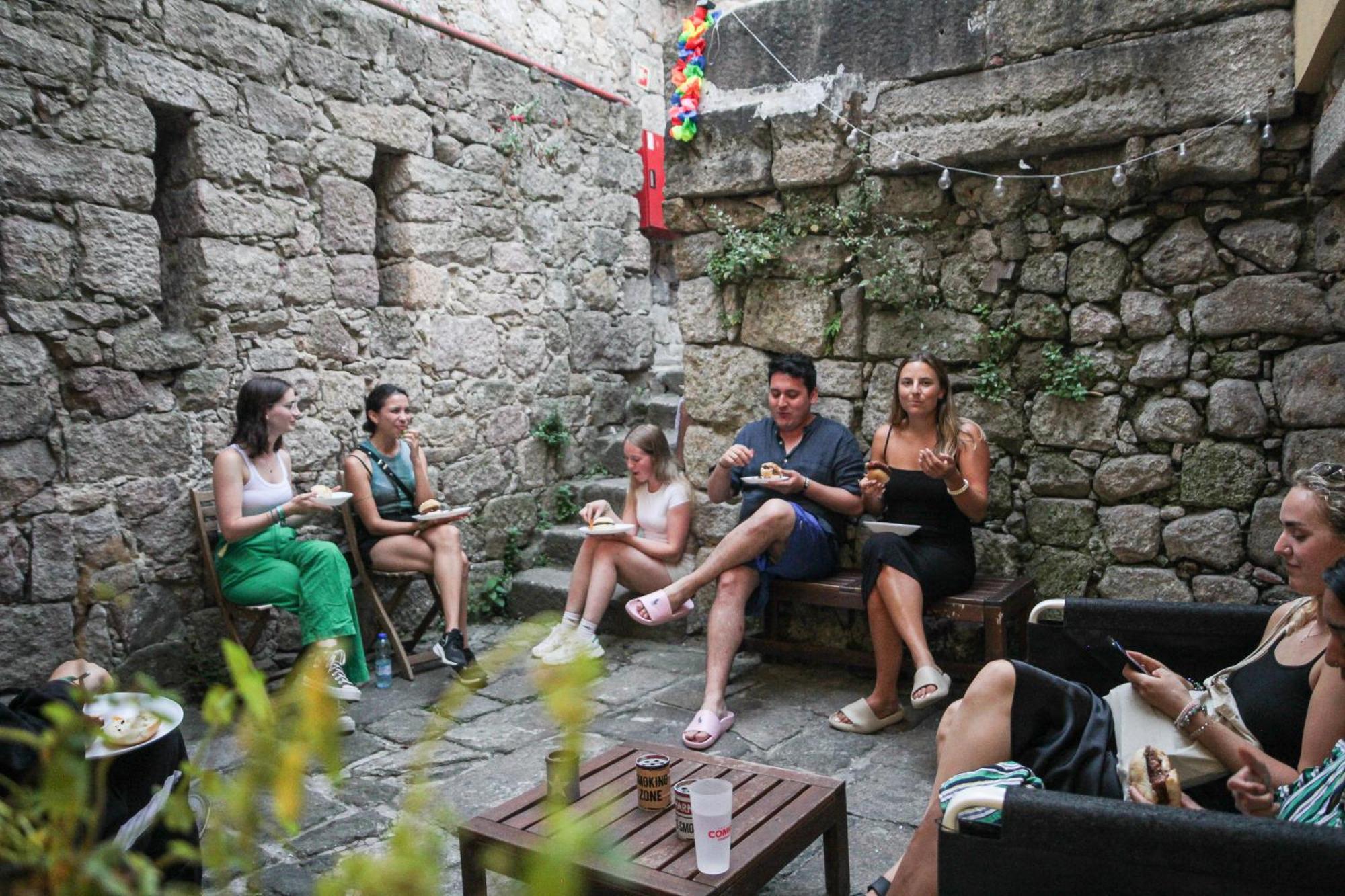 Onefam Ribeira Hostel Porto Luaran gambar