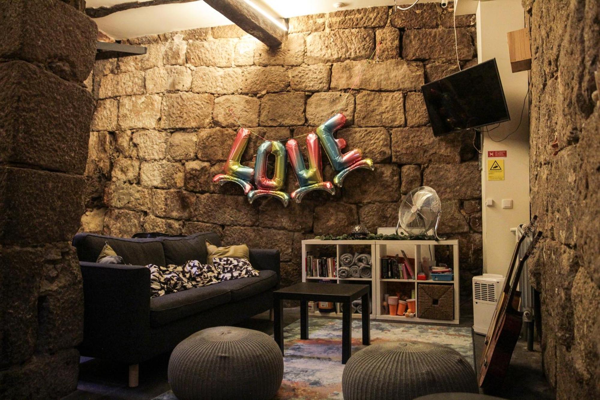 Onefam Ribeira Hostel Porto Luaran gambar